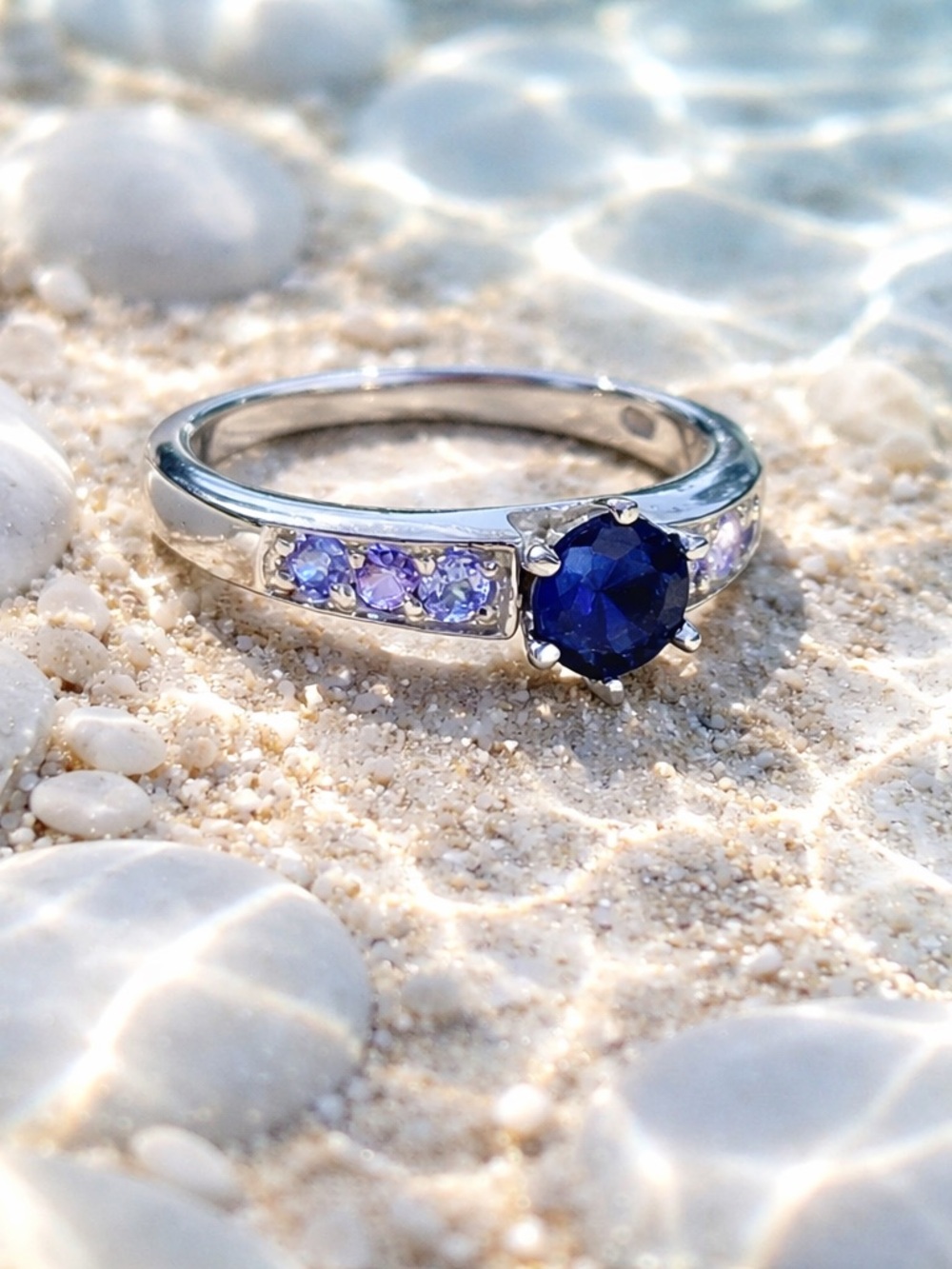 Amethyst & Iolite Ring - Picture 7 of 15